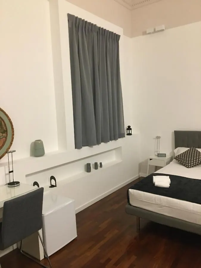 Terrazza Leoni Italia